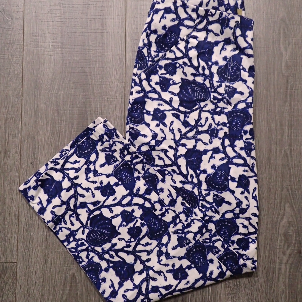 Caslon Navy Floral Cropped Pants